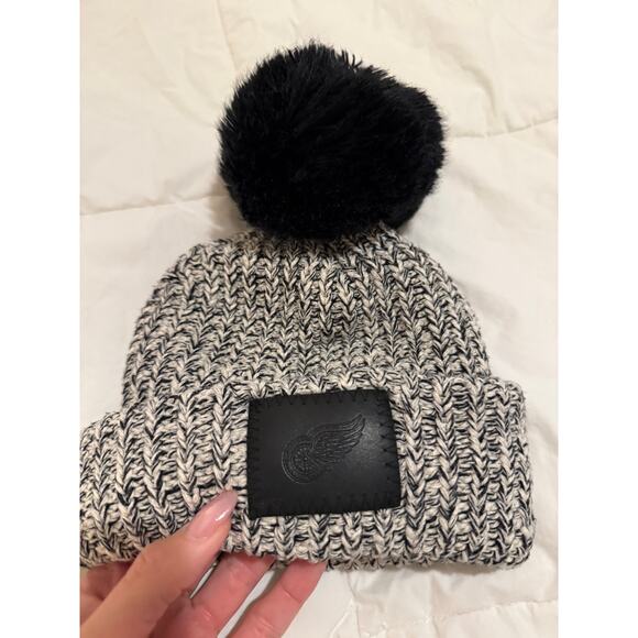 Love Your Melon Detroit Red Wings Pom Beanie – Black & White Knit Hat Pom, - Picture 2 of 6